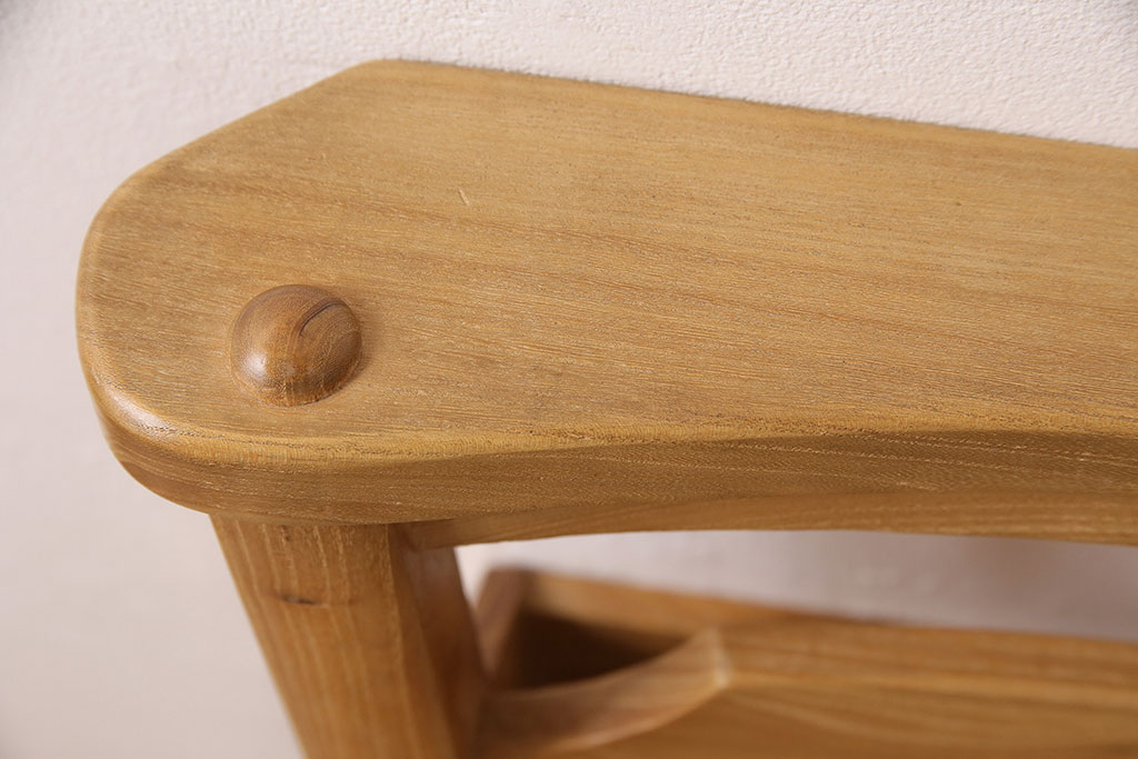 美品　イギリスビンテージ　楡(ニレ)材　あたたかみのある木肌が優しい印象を与えるチャーチチェア(椅子、板座チェア、ヴィンテージ)(R-048086)