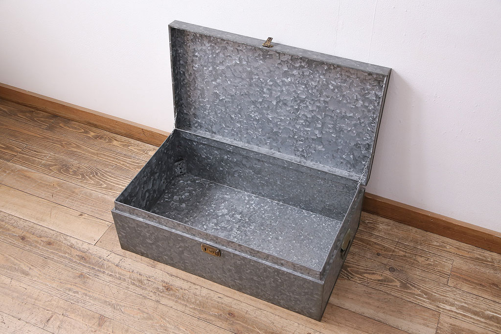 美品　アンティーク雑貨　インダストリアルな雰囲気を高めてくれるブリキ製BOX(収納ボックス、収納箱、小物収納)(R-048247)