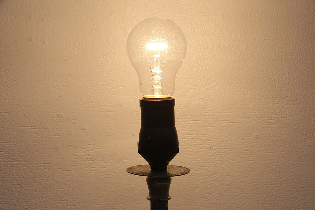 アンティーク照明　シャビーな佇まいが魅力的なシンプルなスタンド照明(フロアスタンド、照明、スタンドライト)(R-048296)