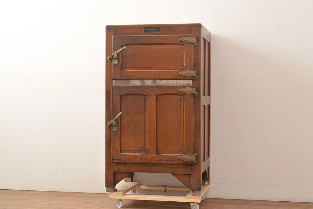 昭和レトロ 大振り 懐かしい雰囲気が魅力の栓材製冷蔵庫(木製冷蔵庫