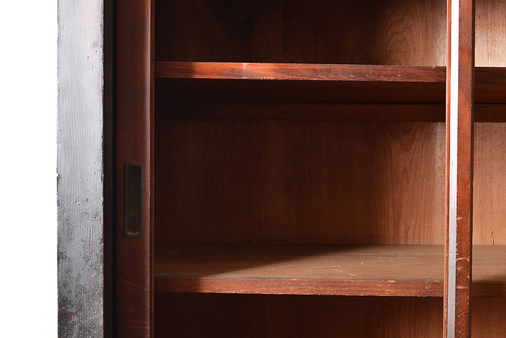 和製アンティーク　前面ヒノキ材　どこか懐かしさを感じる時代の味が魅力的な戸棚(収納棚、食器棚、キャビネット、サイドボード)(R-048346)