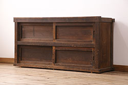 ヴィンテージ家具　イギリスビンテージ　珍しいデザインのサイドボード(収納棚、飾り棚、食器棚)