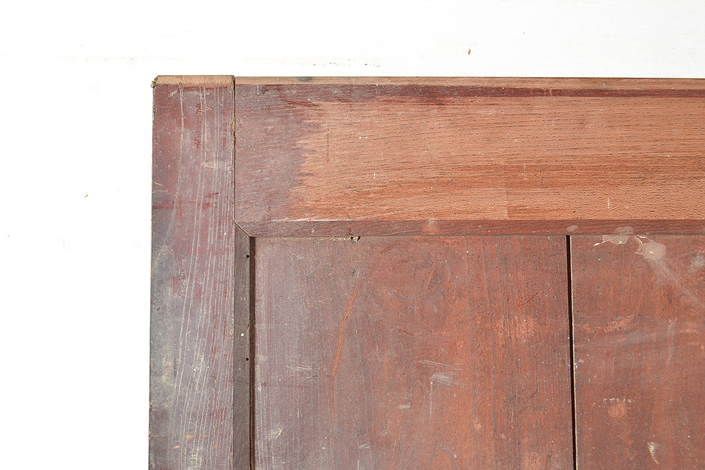 アンティーク建具　鋲の意匠が目を引く総ケヤキ材製蔵戸(玄関戸、引き戸、建具)(R-048646)