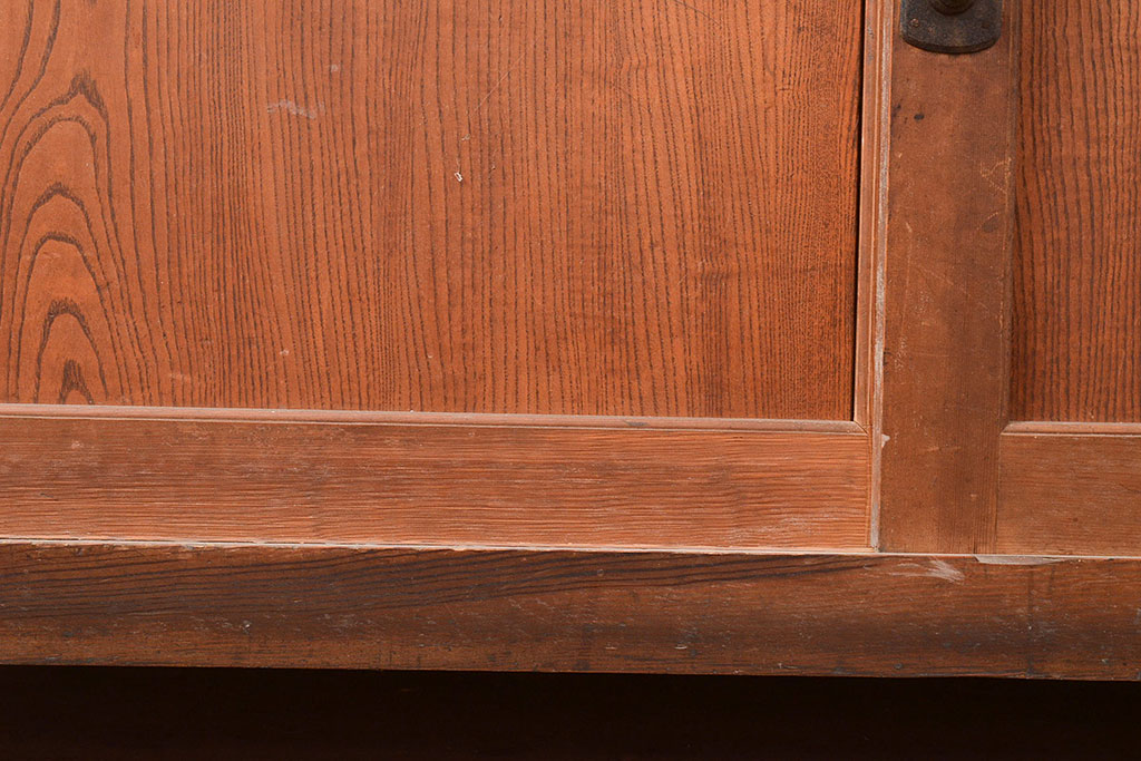 和製アンティーク　明治〜大正期　鏡板ケヤキ材・枠ヒノキ材　重ね戸棚・下段(収納棚、サイドボード、キャビネット)(R-048767)