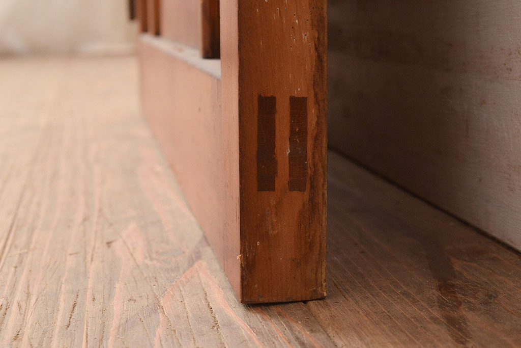 アンティーク建具　昭和初期　秋田杉　ケヤキ材をアクセントにした、おしゃれなデザインの木製扉(ドア、建具)(R-048771)