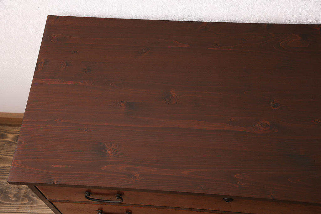 和製アンティーク　天板・脚付きリメイク　前面ケヤキ材製　漆塗りのしっとりとした光沢が美しいリビングボード(テレビ台、ローチェスト)(R-048793)
