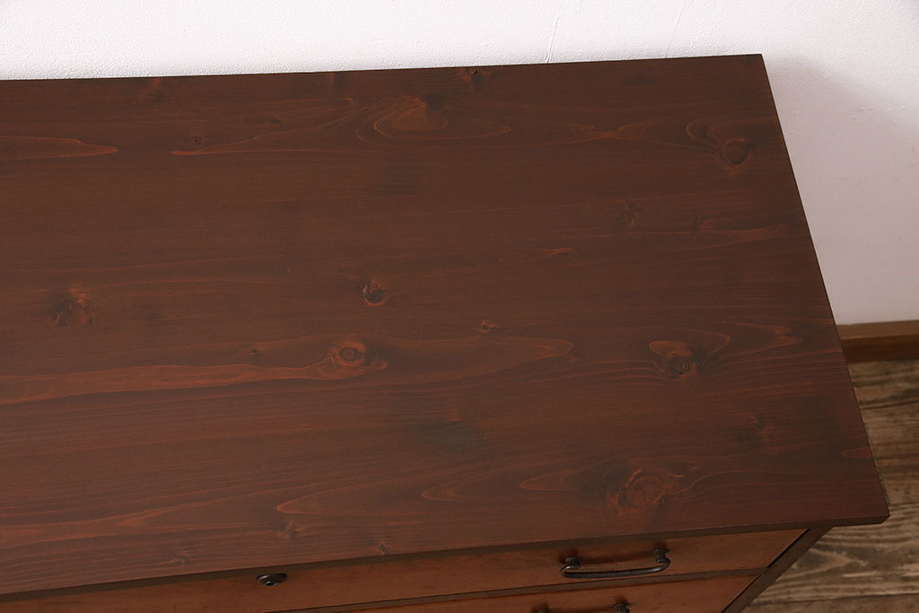 和製アンティーク　天板・脚付きリメイク　前面ケヤキ材製　漆塗りのしっとりとした光沢が美しいリビングボード(テレビ台、ローチェスト)(R-048793)