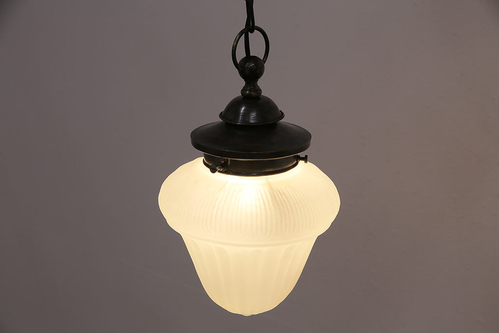 アンティーク照明　ブラケットのデザインが格好いいペンダントライト(天井照明、吊り下げ照明)(R-048795)