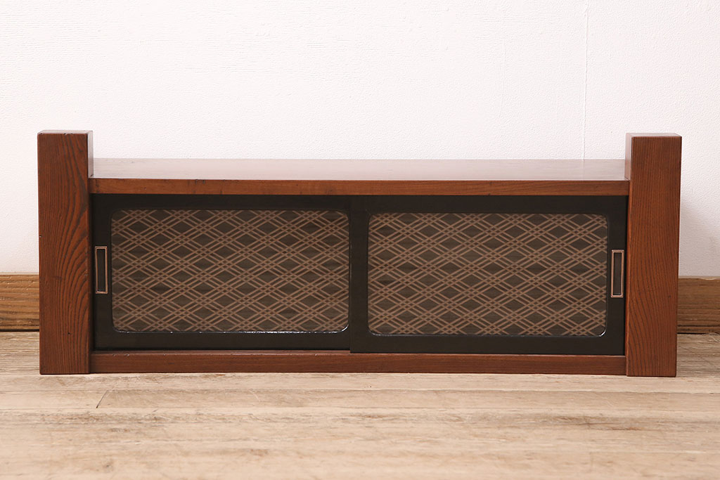 和製アンティーク　ケヤキ材　漆塗り　三重菱の組子がお洒落なアクセントになった置き床(収納棚、ガラス戸棚、ローボード、飾り台、テレビ台)(R-048866)