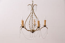 ビンテージ照明　フランスヴィンテージ　真鍮(しんちゅう)　繊細な装飾が魅力的なシャンデリア(吊り下げ照明、天井照明)(R-057642)
