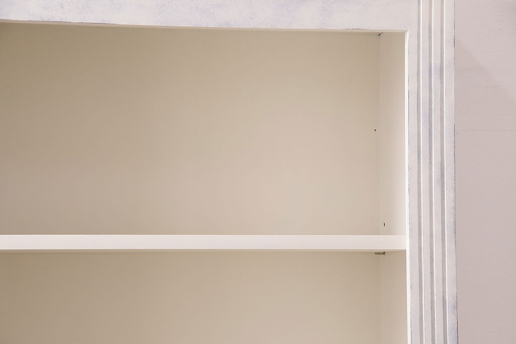 中古　輸入家具　アンティークリペイント　シャビーなペイントがおしゃれなオープンラック(飾り棚、本棚、ブックシェルフ、シェルフ)(R-048899)