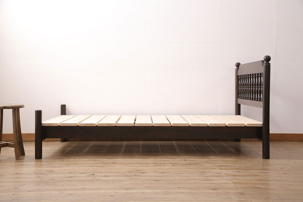 【セミオーダー家具実例】松本民芸家具のベッドフレームに合わせて、すのこを新規製作!お色味、デザインは当店オーダー商品を参考にしました。(木製ベッド)