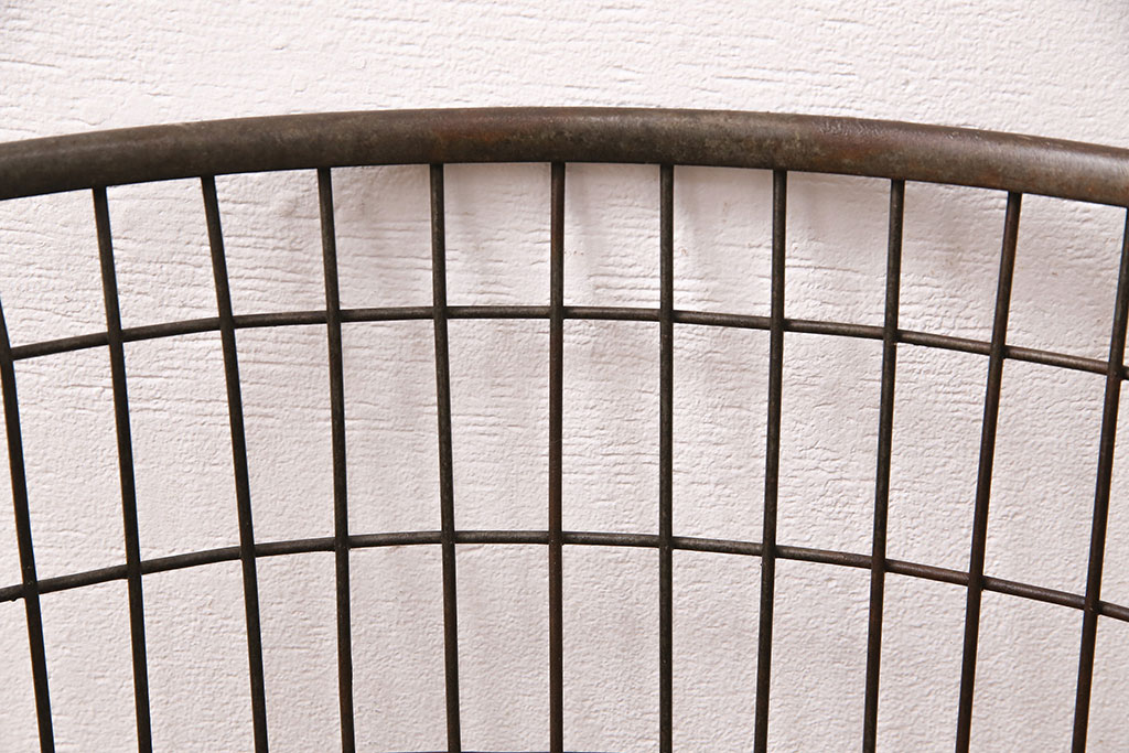 ヴィンテージ雑貨　アメリカビンテージ　BOCO　無骨でインダストリアルな雰囲気が格好良い鉄製カゴ(バスケット、収納、かご)(R-048980)