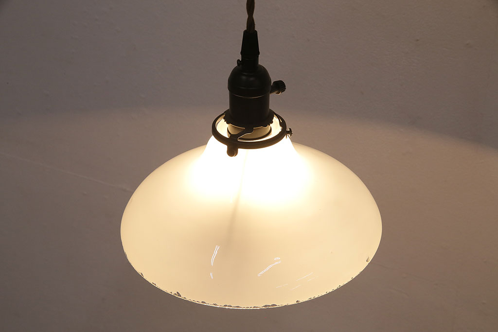 アンティーク照明　素朴な雰囲気が昔懐かしい天井照明(吊り下げ照明、ペンダントライト)(R-048993)