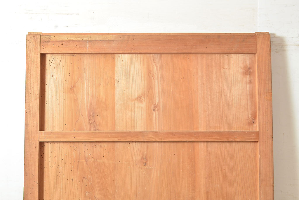 アンティーク建具　枠・ケヤキ材、板・スギ材　漆塗りが上質な雰囲気を高める蔵戸(引き戸、玄関戸)(R-049095)