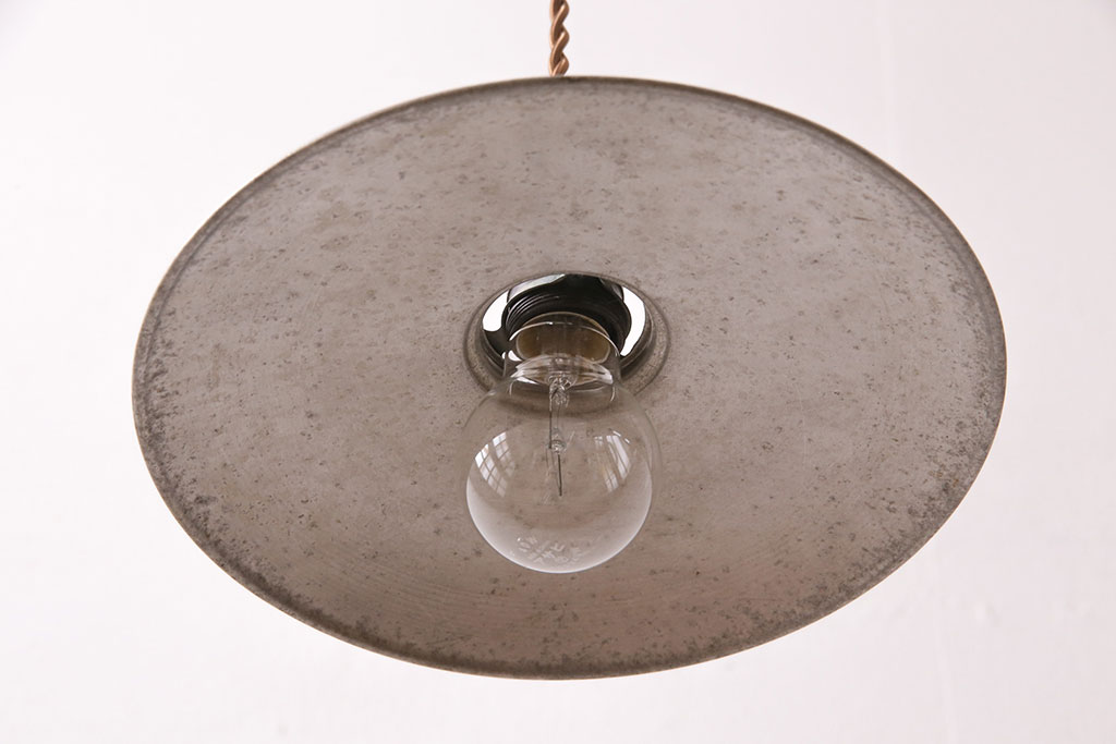 ビンテージ照明　インダストリアルな雰囲気が格好良いアルミ製天井照明(吊り下げ照明、ペンダントライト、電笠)(R-049146)