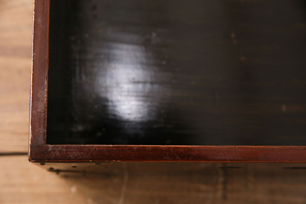 和製アンティーク　明治大正期　総ケヤキ材　漆塗り　和の趣き溢れる雰囲気が魅力!透かし彫りの意匠が目を惹く収納箱(木箱、小物収納)(R-049387)