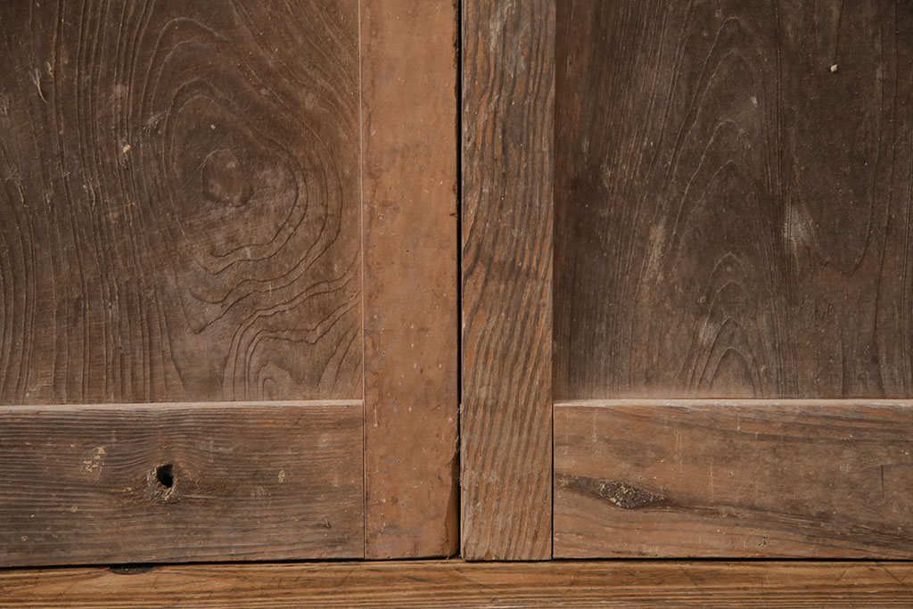 アンティーク建具　昭和初期　時を重ねた木の味わいが魅力の格子戸(玄関戸、引き戸、建具)(R-049642)