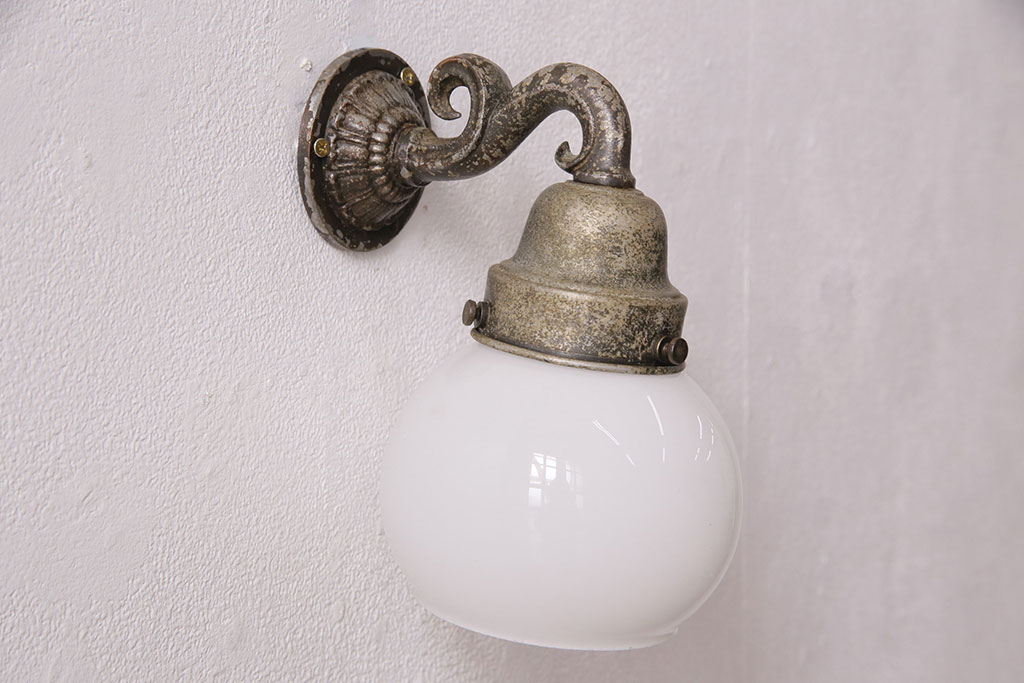 アンティーク照明　昭和中期　ブラケットの風合いが魅力のウォールランプ(壁付け照明、壁掛け照明)(R-049658)