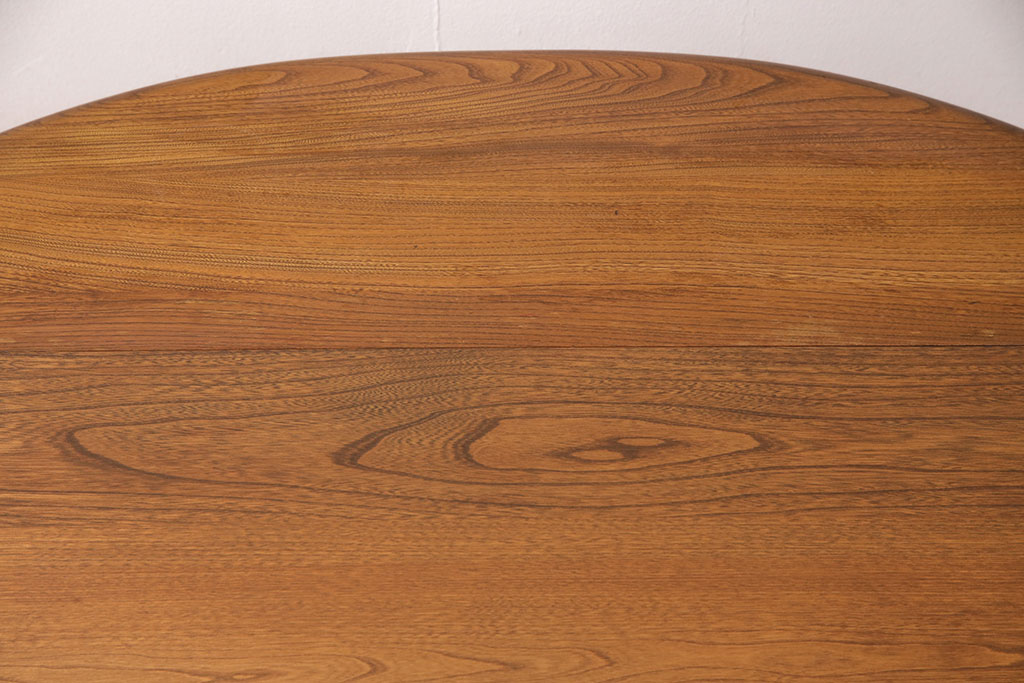 ヴィンテージ家具　美品　イギリス　ERCOL(アーコール)　ニレ材　挽き物の脚が目を引くバタフライテーブル(センターテーブル、ラウンドテーブル、ビンテージ)(R-049692)
