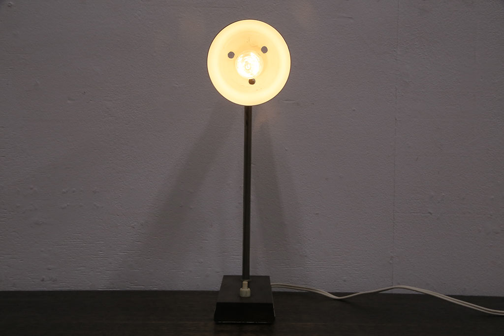 ヴィンテージ照明　北欧ビンテージ　デンマーク　メンズライクな空間づくりに活躍するデスクライト(卓上照明、スタンドライト、シェード)(R-049731)