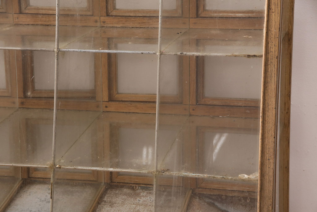 和製アンティーク　ナラ材　マス目タイプのレトロなガラスケース(ショーケース、陳列棚、店舗什器)(R-049763)