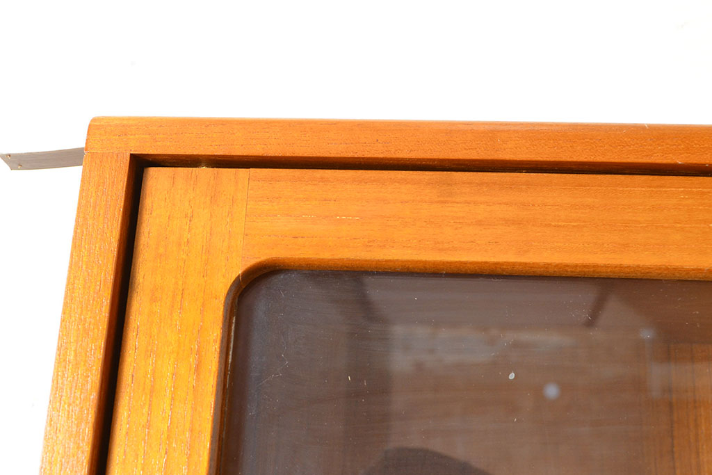イギリスヴィンテージ　北欧スタイル　チーク材　Fresco(フレスコ)　G-PLAN(ジープラン)製のキャビネット(飾り棚、ビンテージ)(R-050156)