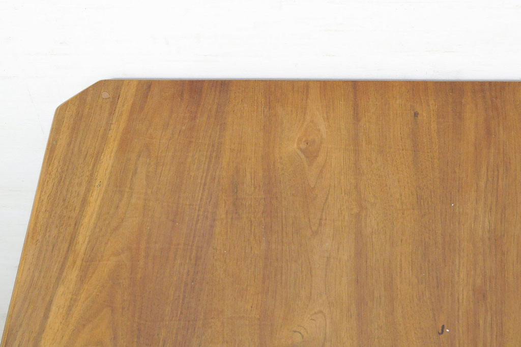フランスアンティーク　格調高い佇まいが魅力的なウォールナット材製エクステンションテーブル(補助板2枚付き、拡張式テーブル、ダイニングテーブル)(R-050234)