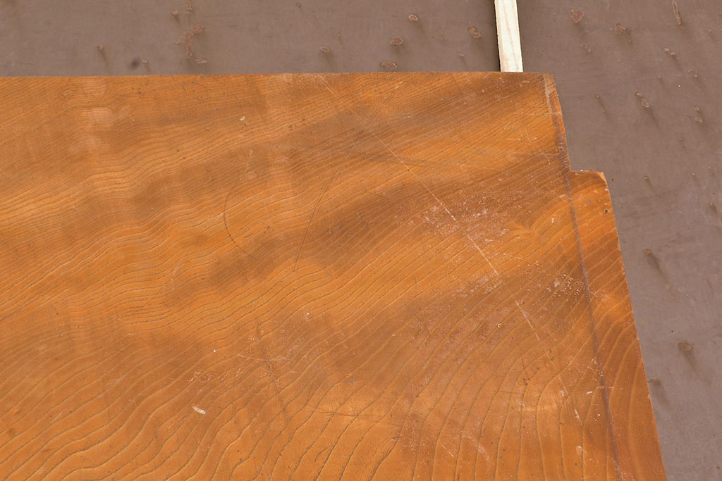 古材　味わいを増した木肌が魅力的な総ケヤキ材一枚板(DIY、材料、板、天板)(R-050281)