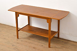 イギリスヴィンテージ　G-PLAN(ジープラン)　北欧家具　脚のデザインがおしゃれ!空間のアクセントになるガラストップラウンドテーブル(センターテーブル、コーヒーテーブル、サイドテーブル、ビンテージ)(R-049221)