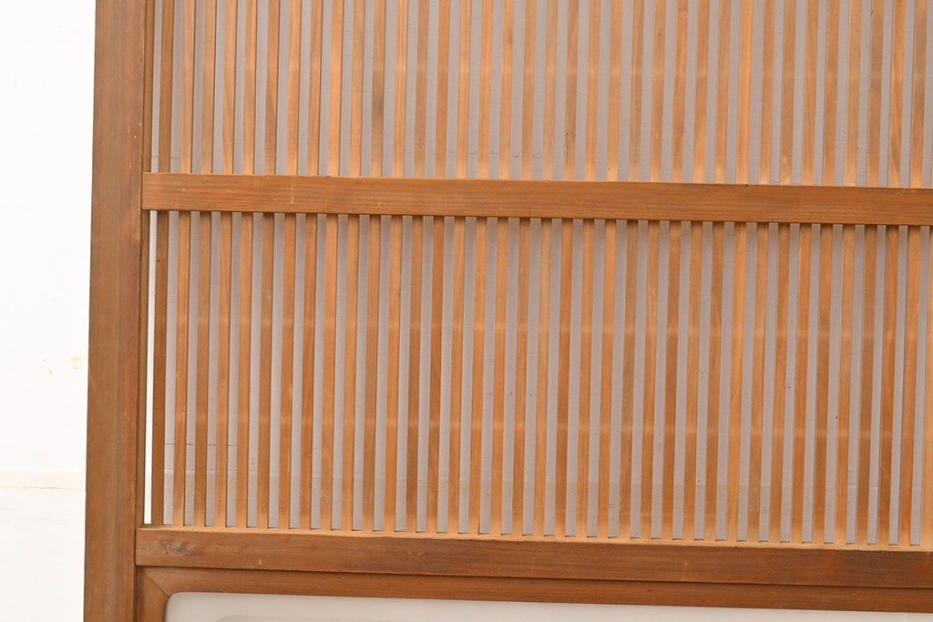 アンティーク建具　腰板のケヤキ材がアクセントになった格子戸1枚(引き戸)(R-050338)