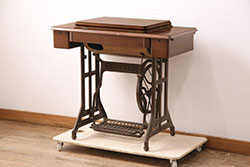 中古　ペニーワイズ　T20A シンプルなデザインが魅力的なセンターテーブル(リビングテーブル、テレビボード)(定価約12万円)