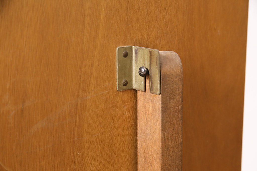 イギリスヴィンテージ　G-PLAN　蛇腹扉が珍しい!北欧テイストのお部屋作りにぴったりのドレッサー(鏡台、サイドボード、ビンテージ)(R-050666)