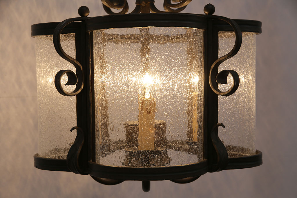 ビンテージ照明　高級品!　ロートアイアンフレームと気泡ガラスがおしゃれな天井照明(吊り下げ照明、シャンデリア、シェード、ヴィンテージ)(R-050688)