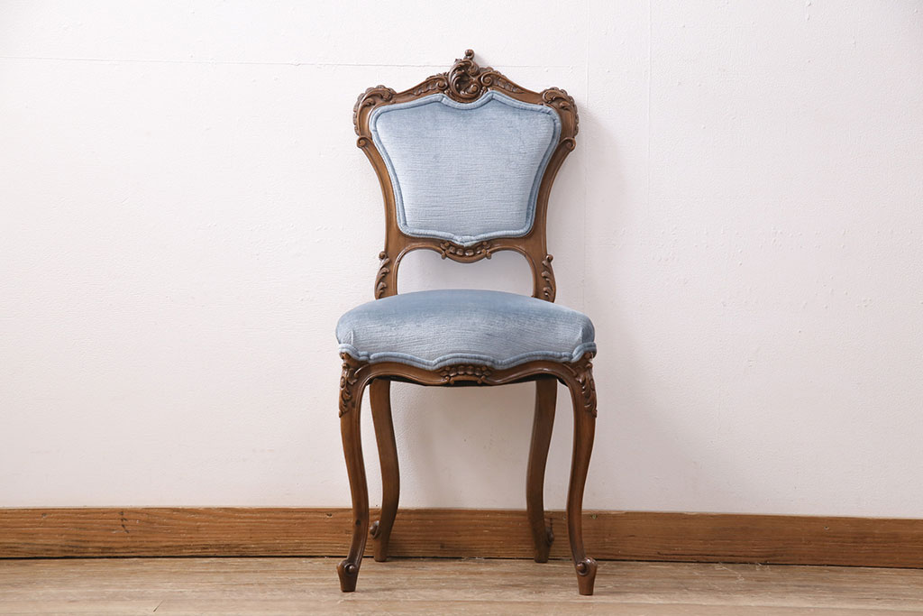 中古　フランス輸入家具　淡いブルーが美しい!優雅な佇まいが魅力的なチェア(定価約12万円)(サロンチェア、椅子)(R-050690)