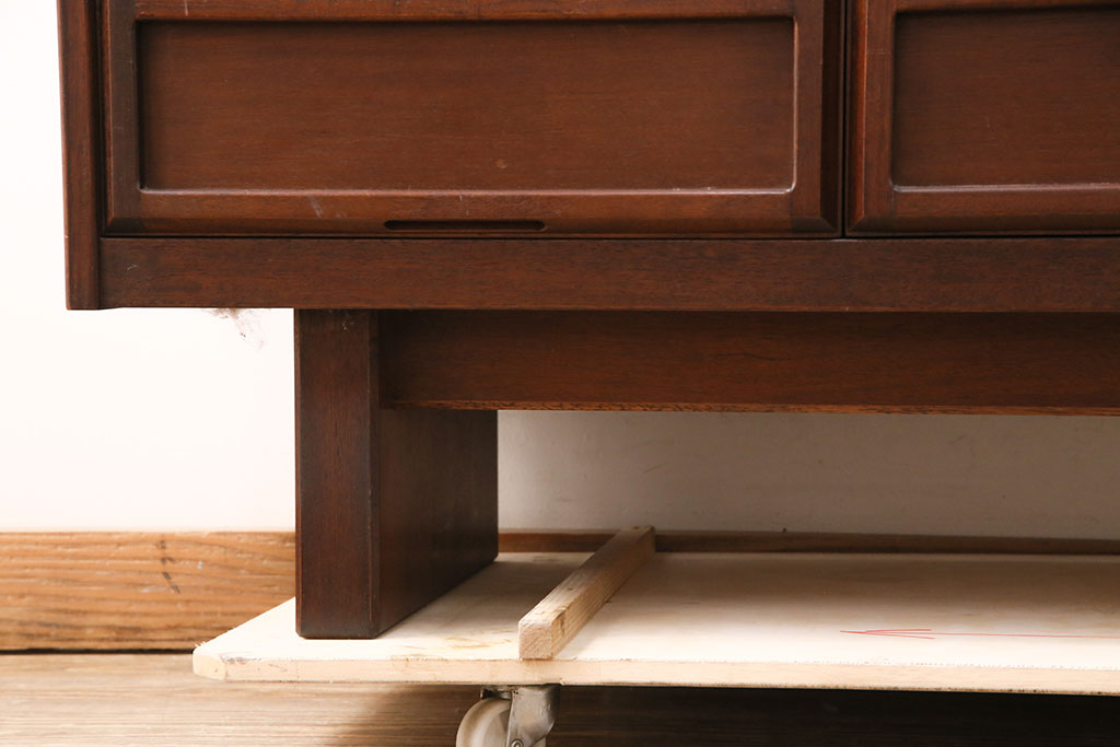 ジャパンヴィンテージ　チーク材　北欧家具のようなスタイリッシュさが魅力的なサイドボード(収納棚、戸棚、キャビネット、ビンテージ)(R-050712)