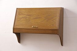 イギリスアンティーク　オーク材　上品でクラシックなデザインが目を引くサイドボード(サイドキャビネット、収納棚、戸棚、引き出し、英国)(R-068473)