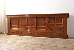 イギリスアンティーク　オーク材　クラシカルな雰囲気を高めるサイドボード(収納棚、戸棚、飾り棚、サイドキャビネット)(R-064030)
