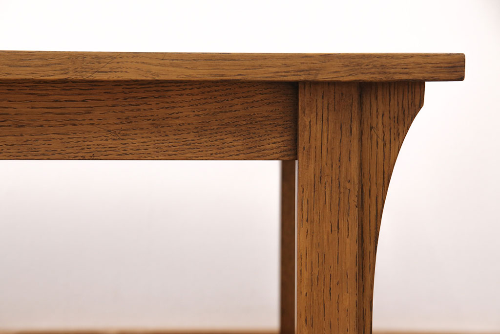 中古　Stickley(スティックレー)　オーク材　直線的なデザインが格調高い雰囲気を演出するセンターテーブル(リビングテーブル、コーヒーテーブル)(定価約48万円)(R-050841)
