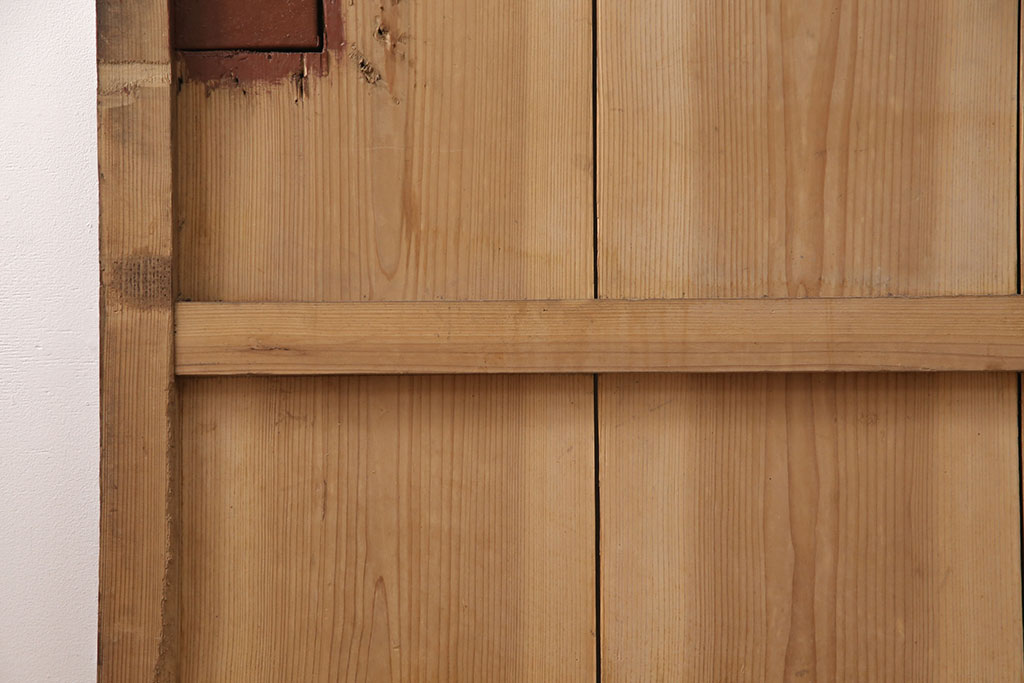 和製アンティーク　杉材　シンプルなつくりが取り入れやすい、明治大正期の古い蔵戸(引き戸、玄関戸、建具)(R-050867)