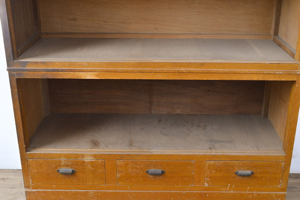 アンティーク家具　昭和中期　ラワン材　リビングボードとしてもおすすめ!素朴な木の風合いが味わい深い収納棚(サイドボード、飾り棚、陳列棚、店舗什器、引き出し)(R-051060)