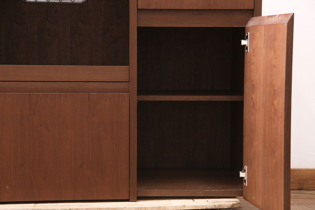 中古　美品　リアルスタイル製(Real Style)　ウォールナット材　シンプルで取り入れやすいキッチンカウンターボード(収納棚、戸棚)(R-051306)