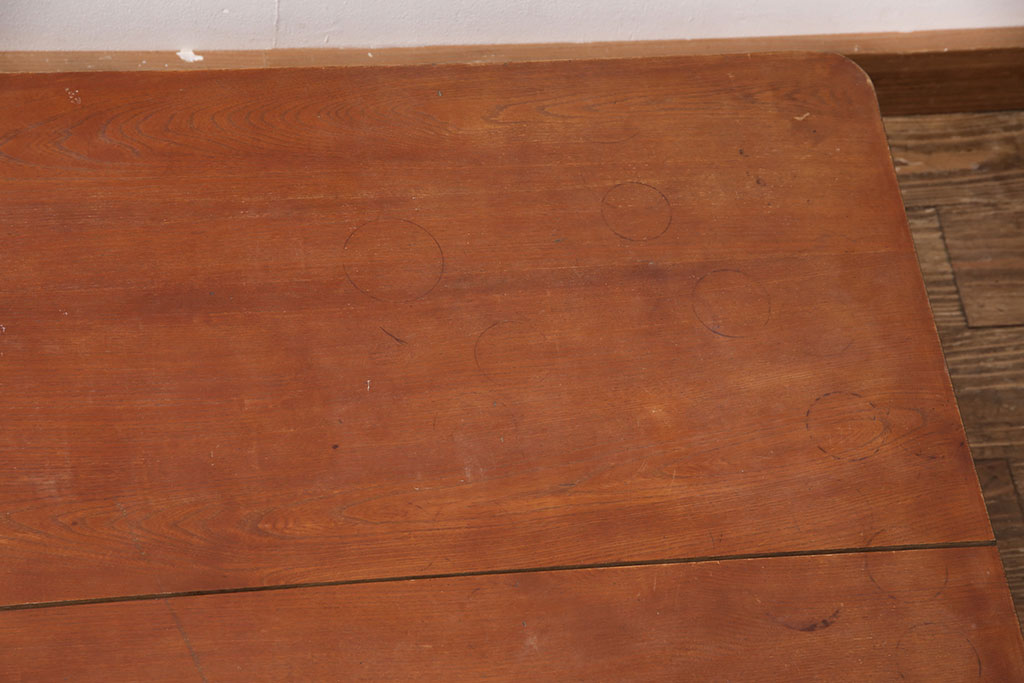 和製アンティーク　天板ケヤキ材　赤みがかった色合いが温かい空間を演出する大振りな角型ちゃぶ台(ローテーブル、座卓)(R-051327)