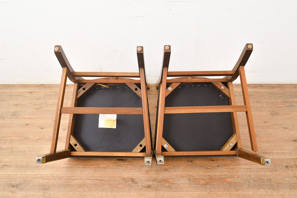 アメリカヴィンテージ　ビンテージ家具　オーク材　あたたかい雰囲気を醸し出すダイニングチェア2脚セット(イス、椅子)(R-051461)