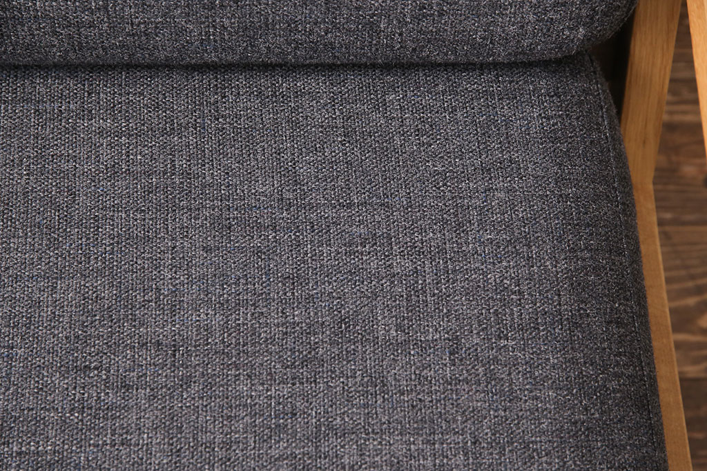 中古　極美品　ナラ材　karf(カーフ) standard label(スタンダードレーベル)　TOLIME(トリム)　温かい雰囲気が魅力的な1人掛けソファ(アームチェア、椅子)(定価約9万円)(R-051561)
