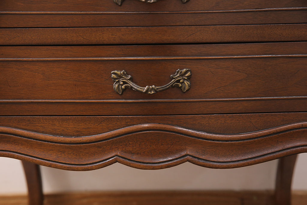 中古　美品　DREXEL HERITAGE(ドレクセルヘリテイジ)　Touraine(ツーレイン)　マホガニー材　エレガントな佇まいが魅力のサイドテーブル(ナイトテーブル、エンドテーブル)(R-051699)