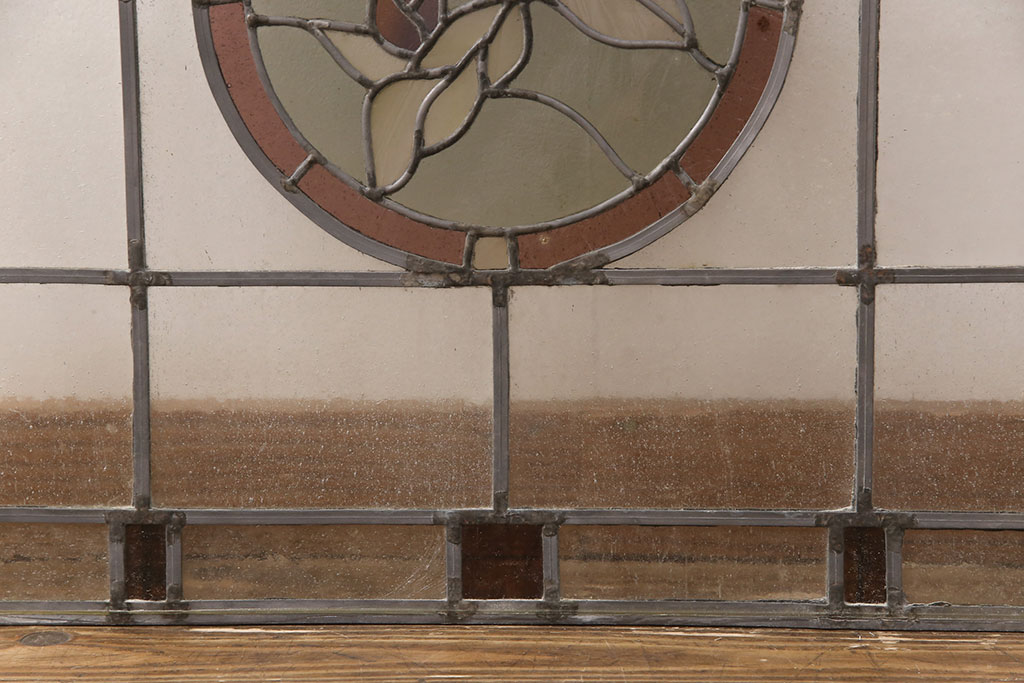 和製ヴィンテージ　ノスタルジックな雰囲気漂うステンドグラス(ディスプレイ、窓、明り取り、ビンテージ)(R-051917)