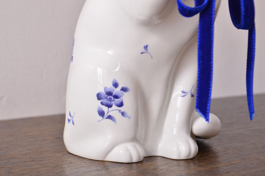 ノリタケ　Noritake　招き猫(中)　青小花　置物(ホームアクセサリー、ディスプレイ、置き物)(R-051981)