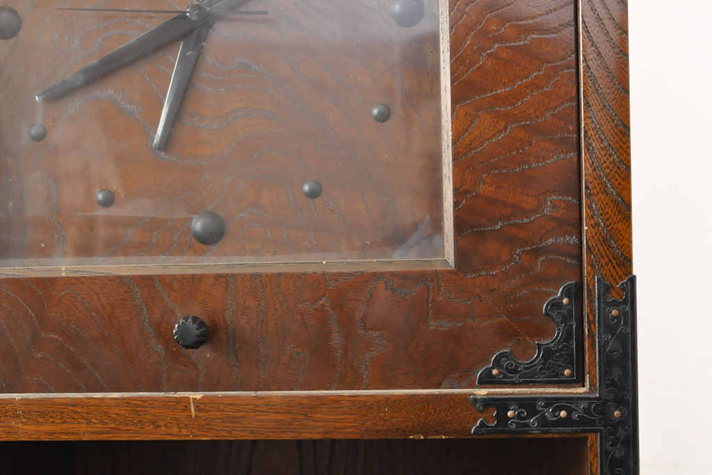 中古　国産民芸家具　1台2役で使い勝手のいい時計付き縦型タンス(箪笥、チェスト)(R-052374)