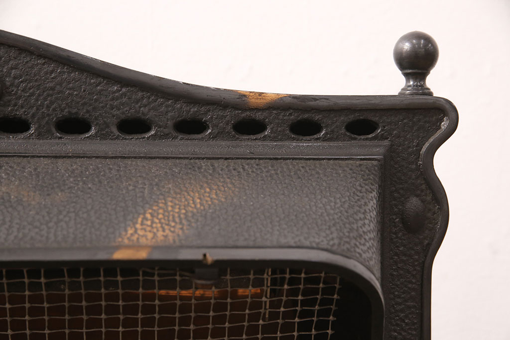 アメリカビンテージ　ジャンク品　COLONIAL FIREPLACE CO.　凝ったデザインがお部屋の雰囲気を高める電気ストーブ(暖炉、ディスプレイ、ヴィンテージ)(R-052536)